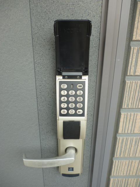 セキュリティ　テンキー玄関錠（電池式）