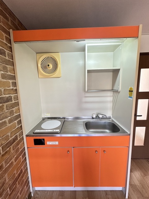 キッチン　別部屋参考写真です