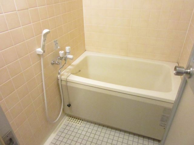 バス・シャワールーム　追い焚き付き