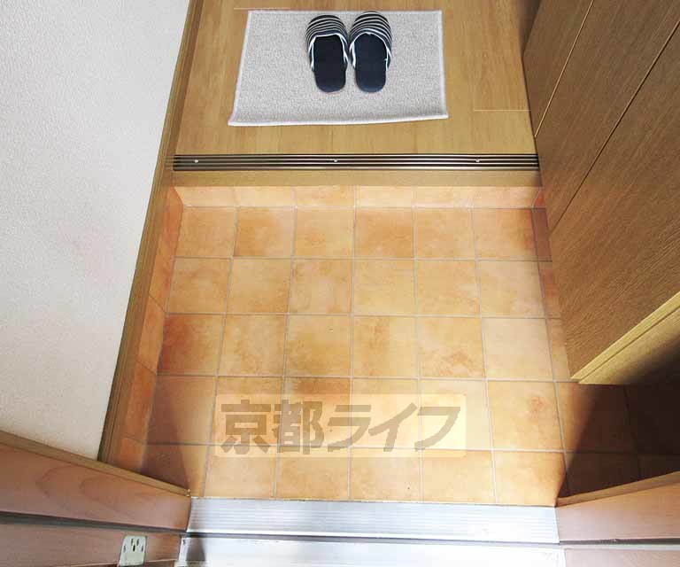 玄関　段差もすくない