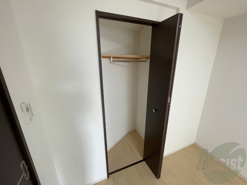 収納　クローゼットは奥行きもあり、荷物が多い方でも安心です。