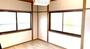 その他部屋・スペース　2階の洋室１部屋は、2面窓で通気性もいい