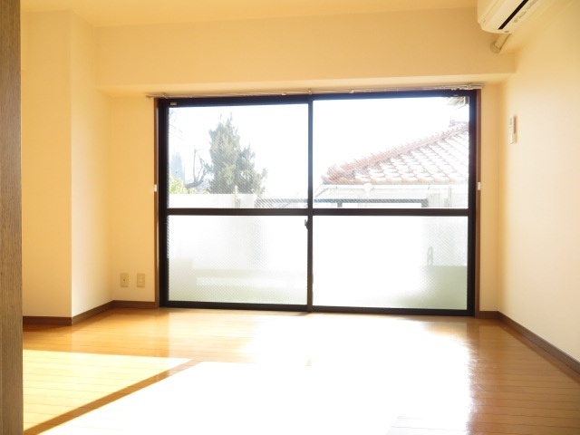 居室・リビング　別部屋の流用写真です。