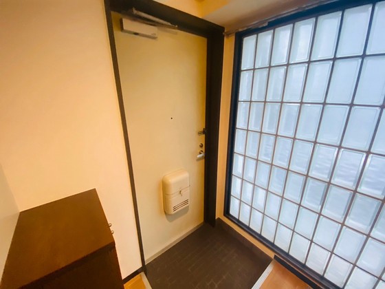 玄関　※別部屋の写真です