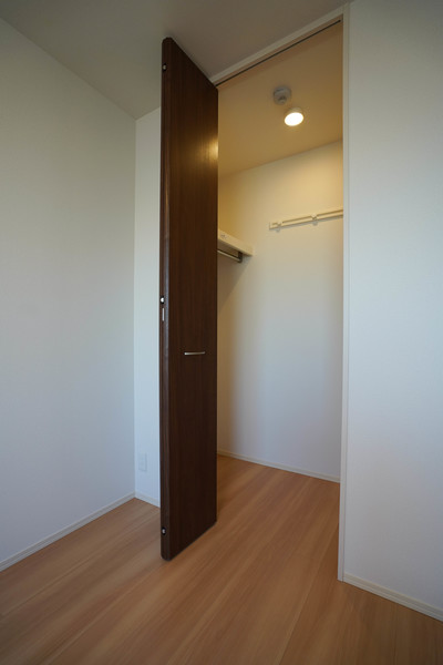 収納　同じ建物の別なお部屋