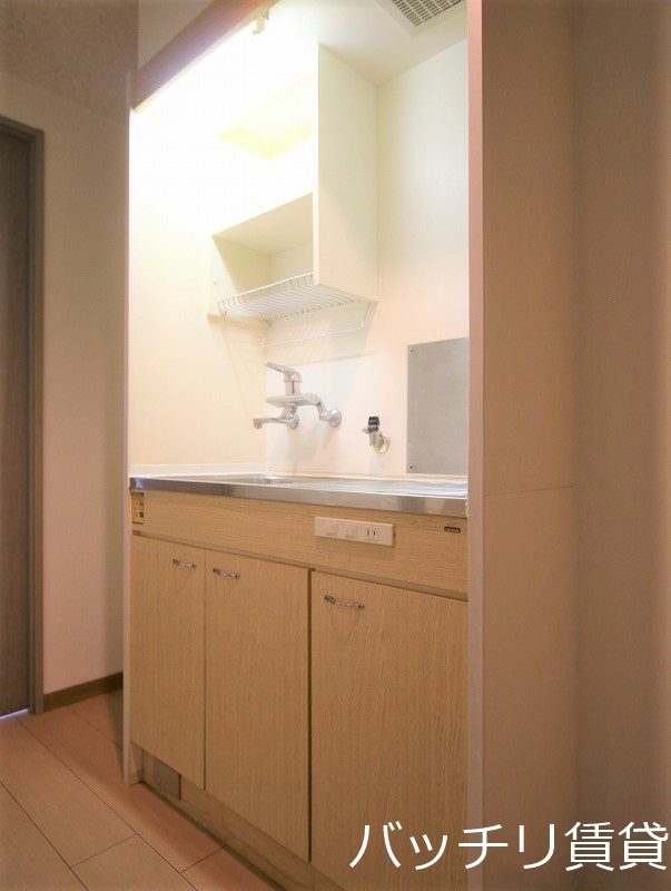 キッチン　同型タイプの為、現状を優先致します。