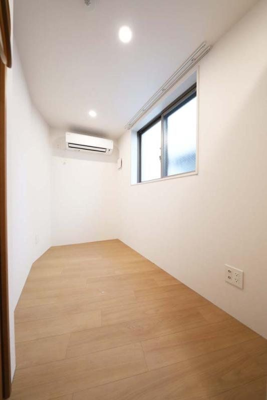 居室・リビング　室内