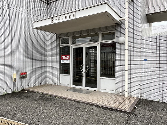 B-stageの外観写真