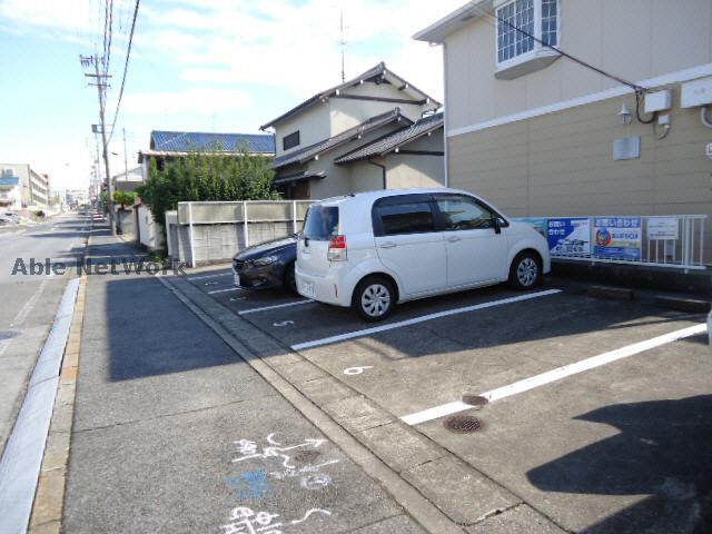 駐車場　駐車場