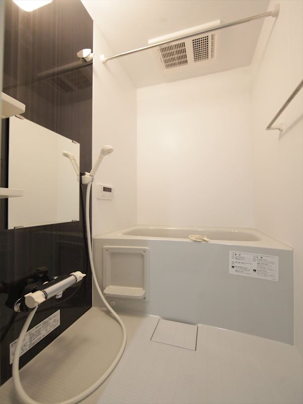 バス・シャワールーム　浴室暖房乾燥機付　追い焚き機能付お風呂