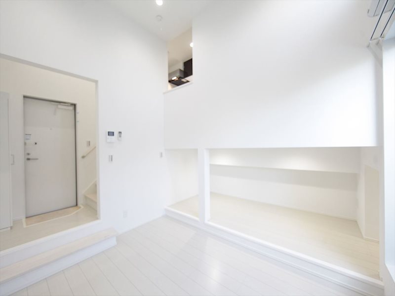 居室・リビング　洋室5.7帖　ロフト5.0帖　収納として使用もできます