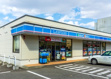 コンビニ　ローソン札幌北18東一丁目店（コンビニ）まで40m