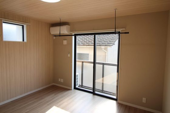 居室・リビング　※他号室の写真です