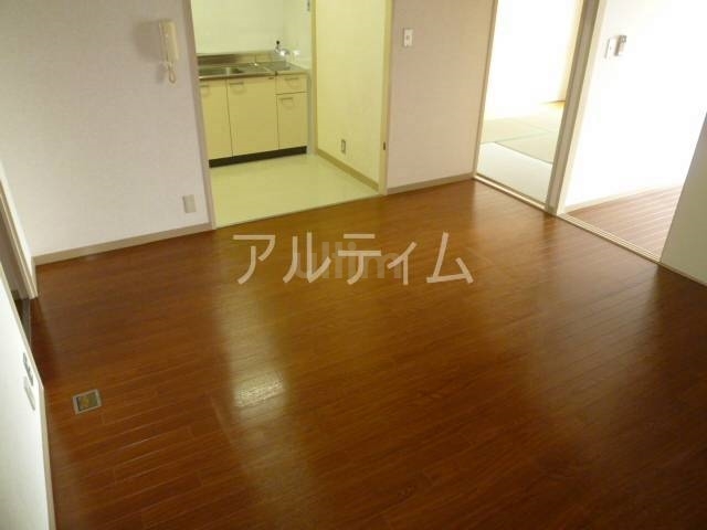 居室・リビング　別タイプのお部屋です　ご参考までに