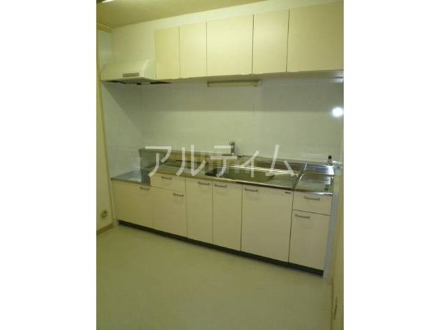 キッチン　別タイプのお部屋です　ご参考までに