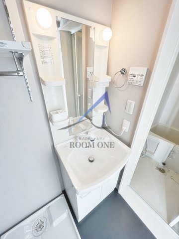 洗面設備　独立洗面台です。