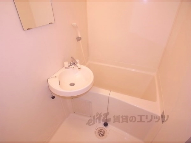 バス・シャワールーム　バス