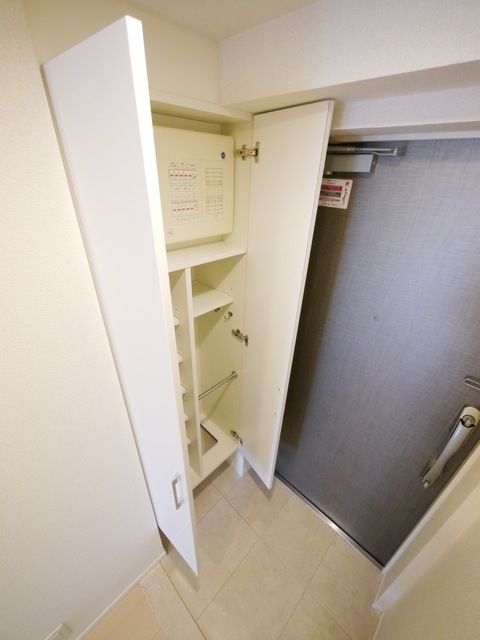 玄関　建物内の他タイプ写真です。