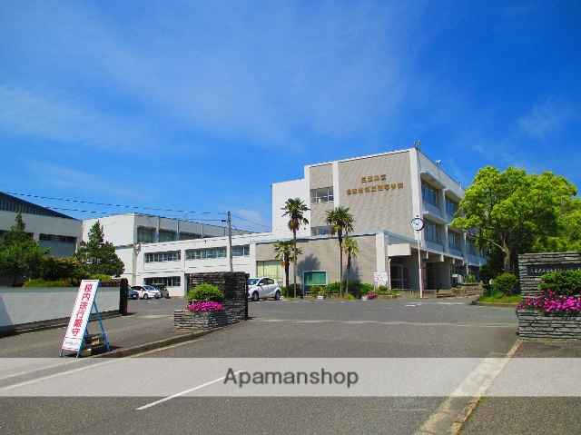 中学校　桔梗が丘中学校（中学校）まで716m