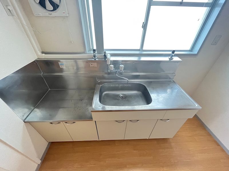 キッチン　写真は別室