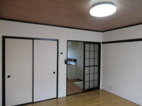 居室・リビング　室内