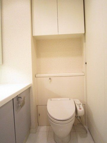 トイレ　もちろんウォシュレットつき☆