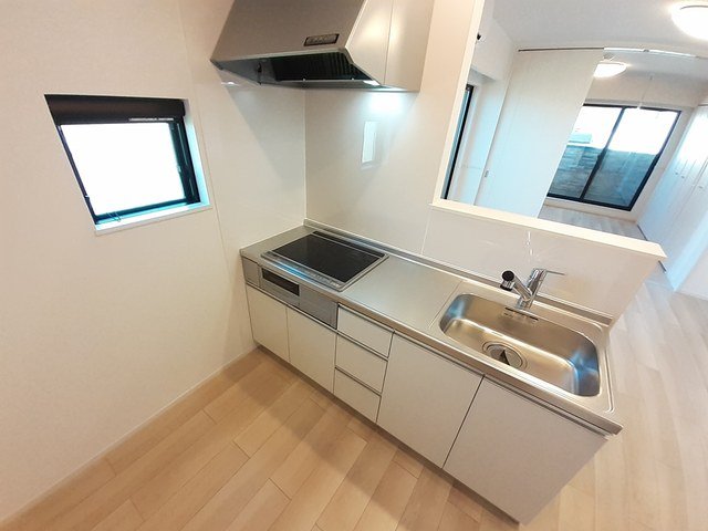 キッチン　コンパクトなキッチンで掃除もラクラク