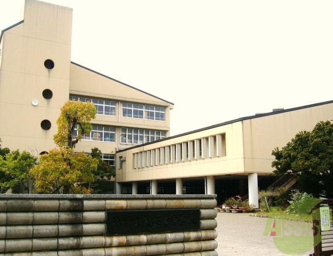 中学校　神戸市立太山寺中学校（中学校）まで1454m