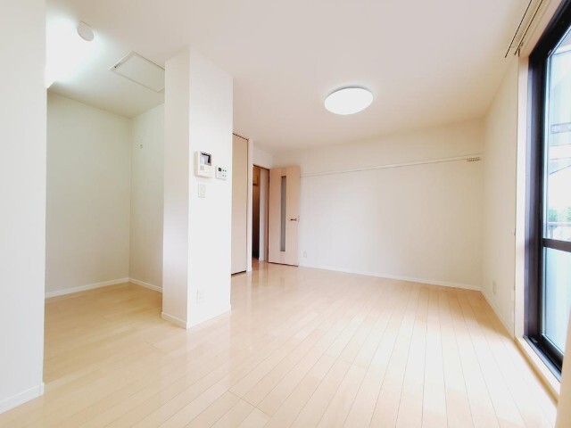 居室・リビング　同物件別室のイメージ画像となります　反転した間取りとなります