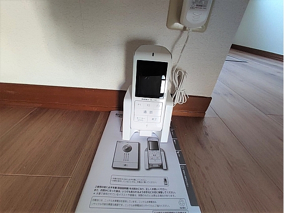 セキュリティ　参考写真　モニター付きインターホン