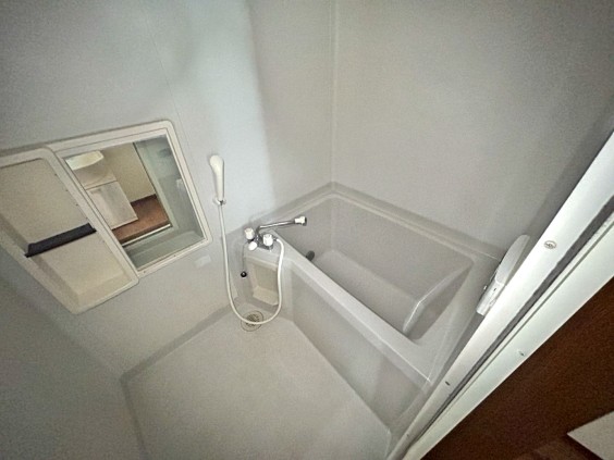 バス・シャワールーム　参考写真　便利な追焚機能付き