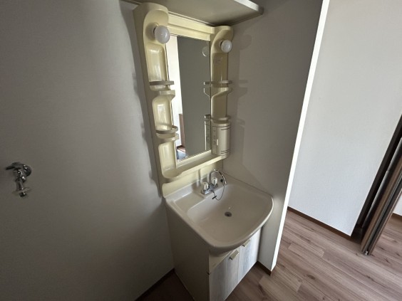 洗面設備　参考写真　生活しやすい独立洗面台