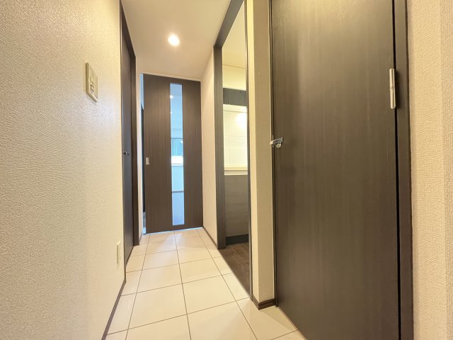 玄関　※別部屋参照写真