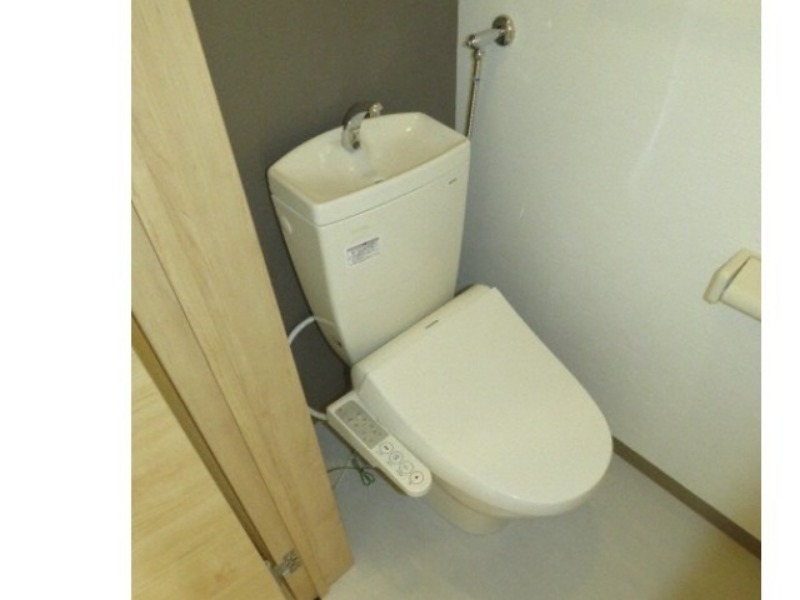 トイレ　ウォシュレット付き♪
