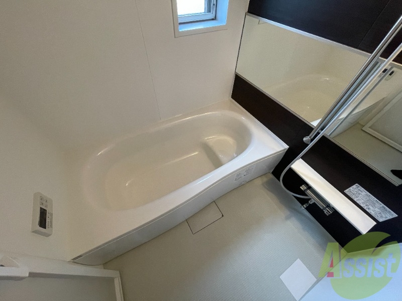 バス・シャワールーム　浴室はとても広々としていました。足も伸ばせる広々空間です！