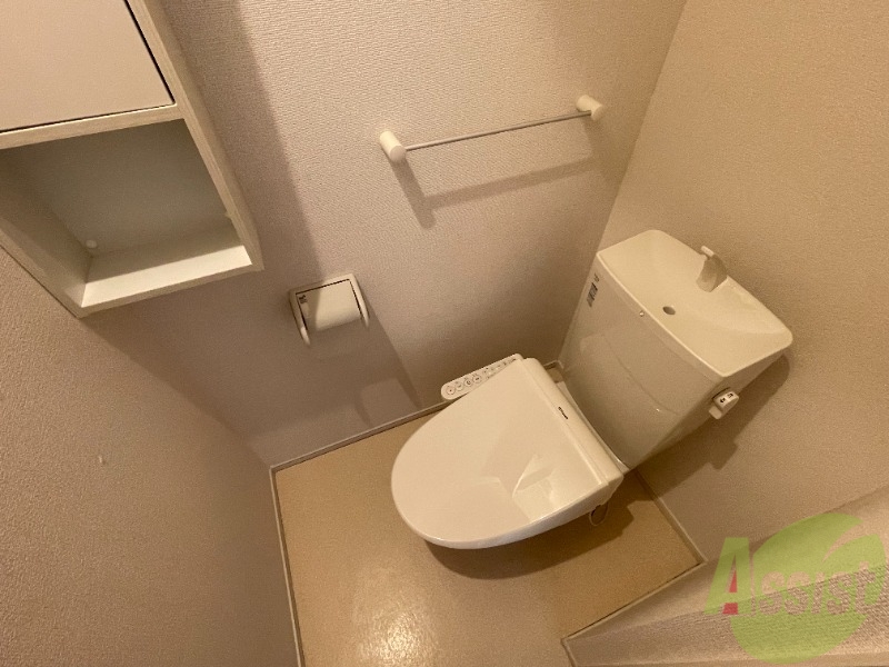 トイレ　トイレはウォシュレット付きです。シャワートイレは嬉しいですね