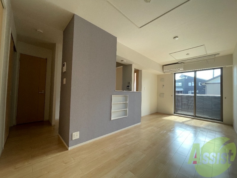 居室・リビング　リビングは広々とした１３．１帖です。リラックス出来そうですね