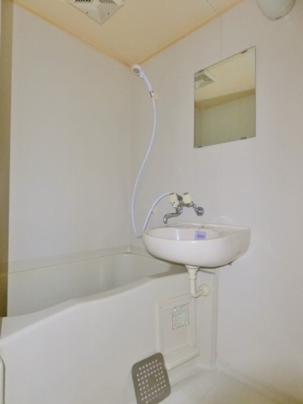 バス・シャワールーム　図面と現状に相違がある場合には現状を優先