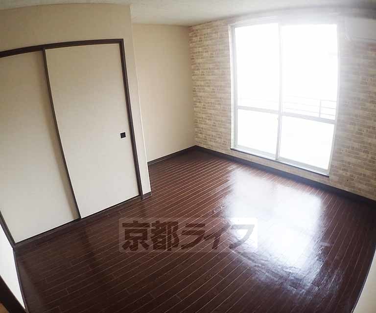 居室・リビング　落ちついた雰囲気のお部屋です