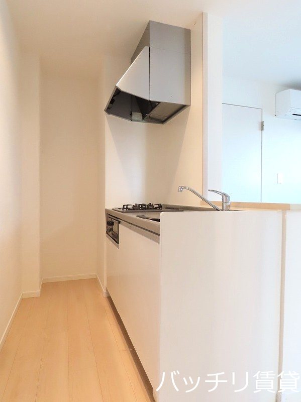 キッチン　画像は別号室タイプの為、現状を優先致します。