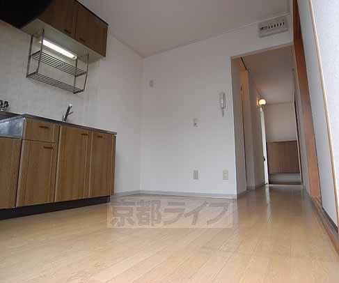 居室・リビング　明るく風通しの良い室内。