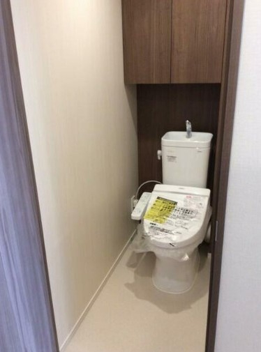 トイレ　別号室参考写真です