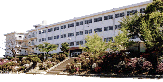 中学校　北九州市立本城中学校（中学校）まで900m