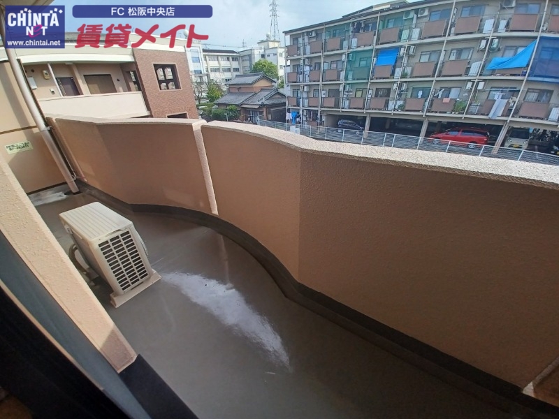 バルコニー　同型反転タイプのお写真です。