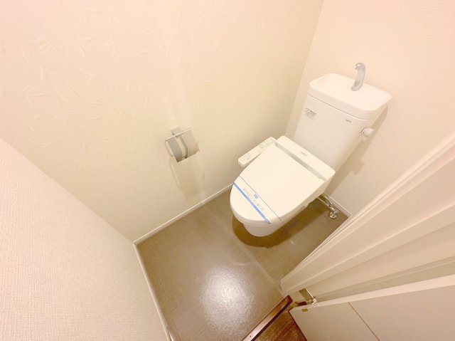 トイレ　清潔感のあるトイレは、誰もがリラックスできる空間です。