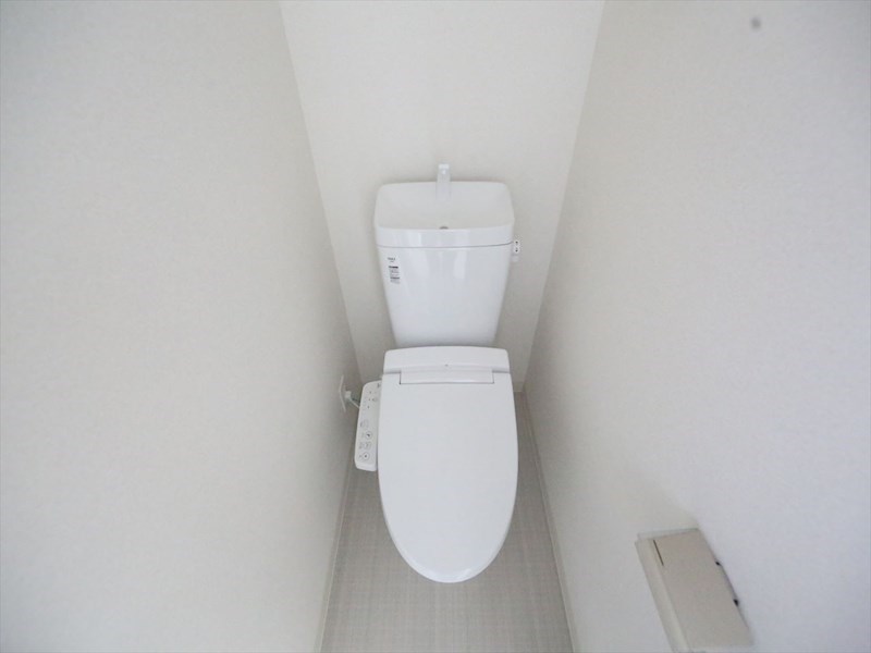 トイレ　温水洗浄暖房便座付トイレ