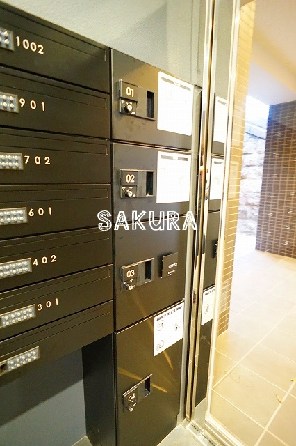 その他共有部分　外出の多い方でも安心の宅配ボックス付き♪