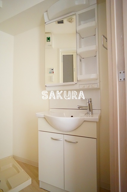 洗面設備　身支度に欠かせない独立洗面台♪