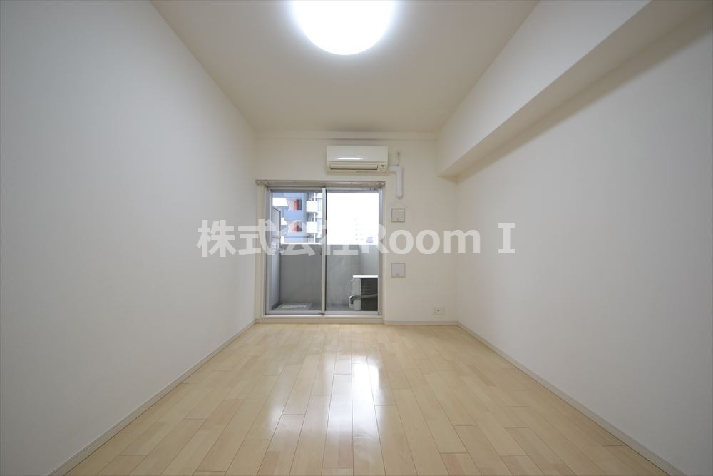 居室・リビング　こちらのリビングで趣味の時間をお楽しみください