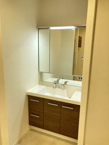 洗面設備　別号室の写真です（反転）